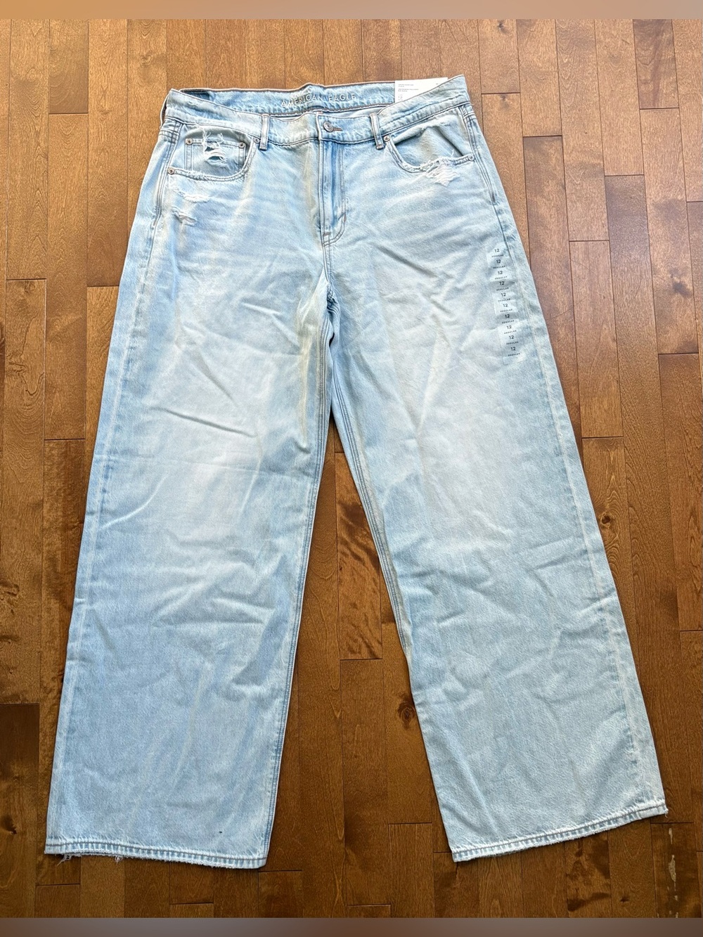 American Eagle Low-Rise Skater Jean Light Wash Ice Blue Wide Leg Jeans –  12 R